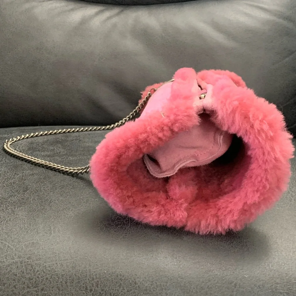 UGG MUFF PINK BAG NEW WITH TAGS and Dust bag - Picture 3 of 6